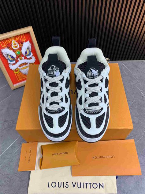 lv skate nere e bianche